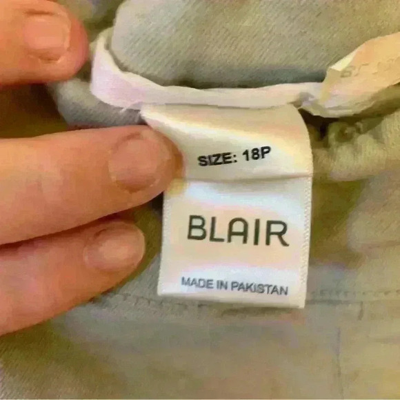 Blair Grey Pull On Cropped Pants Size 18 Petite - Picture 3 of 3